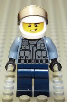 Policeman cty1285 - Lego City minifigure for sale at best price