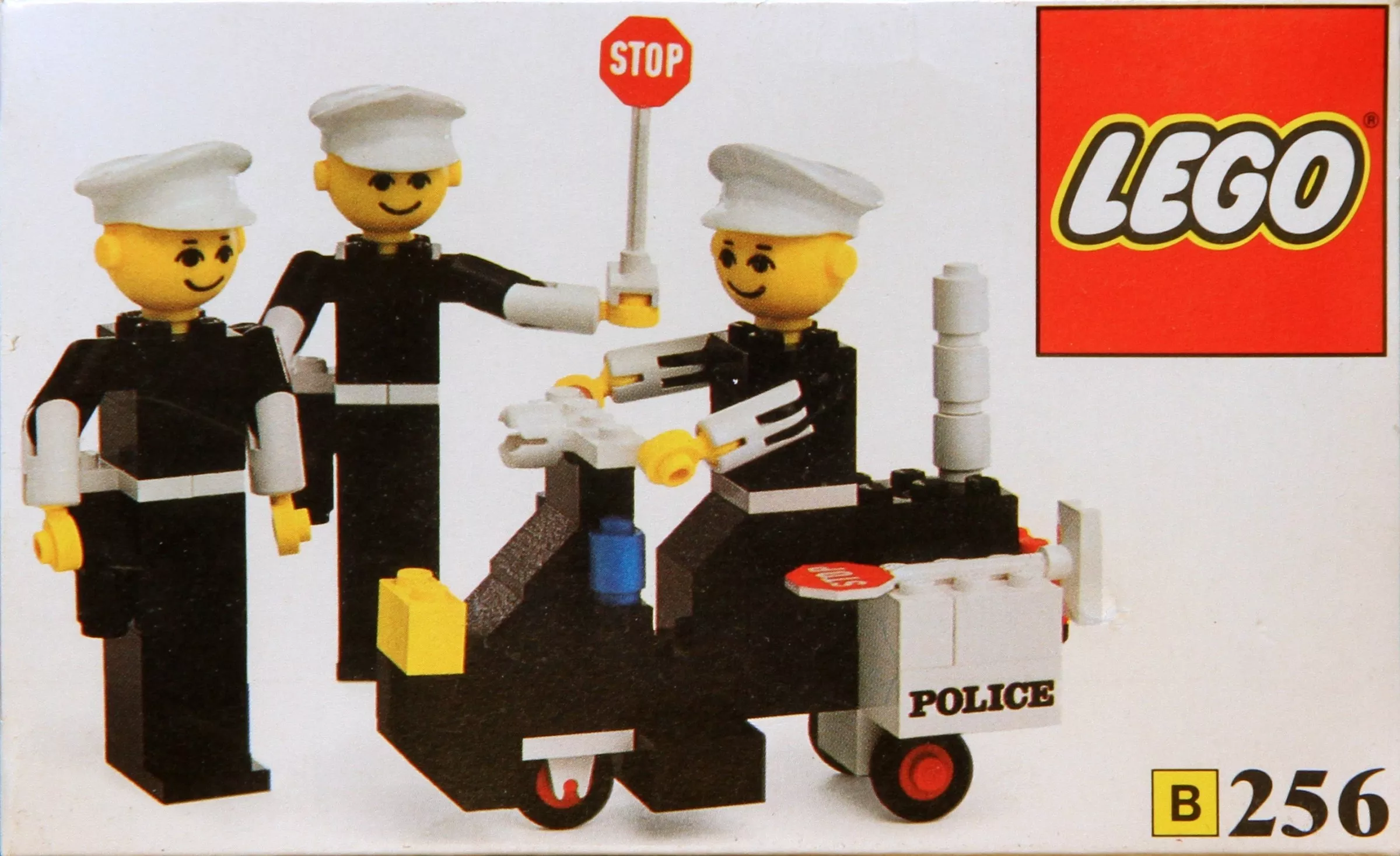 Set LEGO Building Set with People 256 Police Officers and Motorcycle