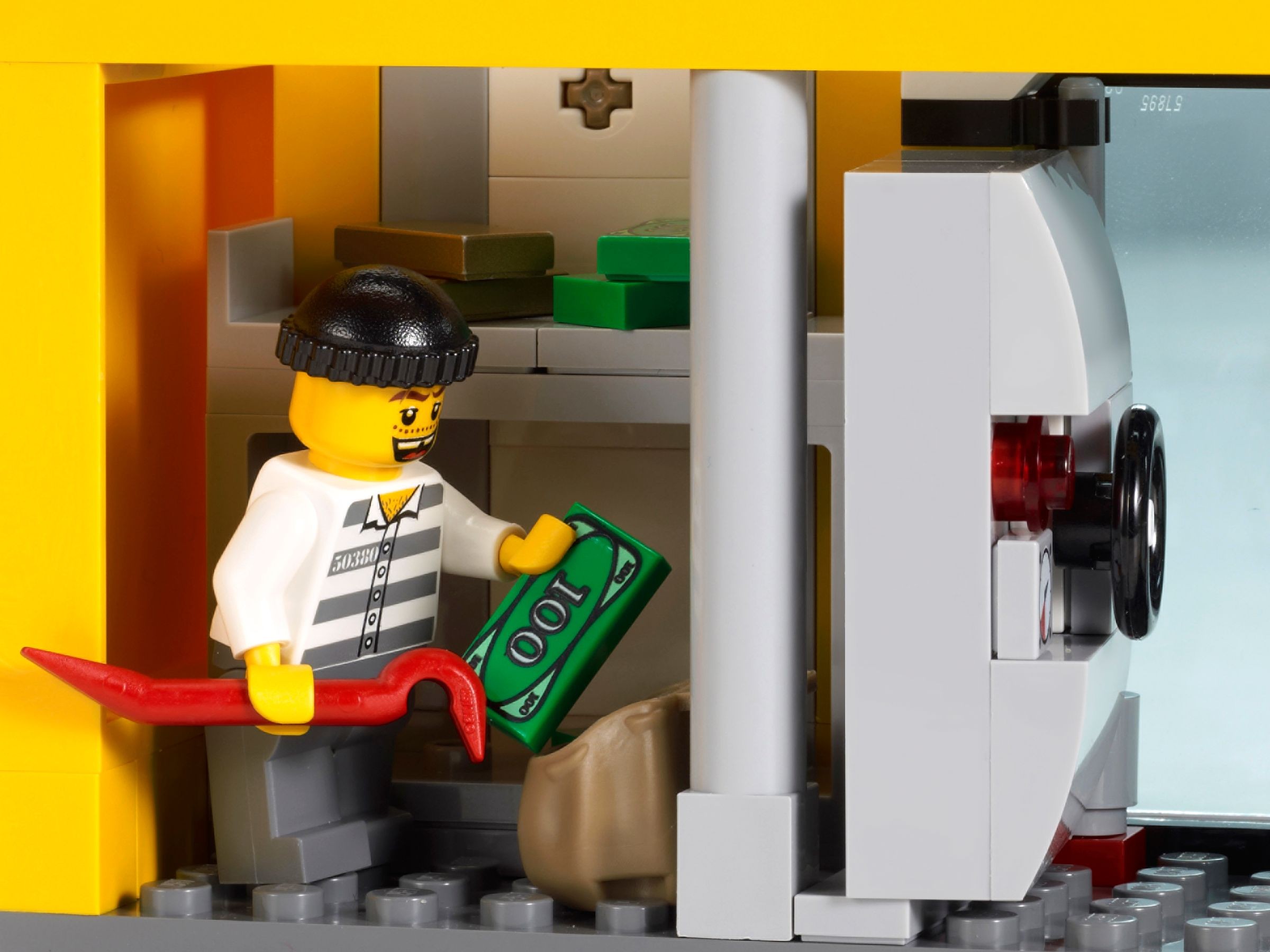 LEGO City Set 3661 Bank Money Transfer best Price Deals Temple Of LEGO City Set 3661 Bank Money Transfer best Price Deals Temple Of