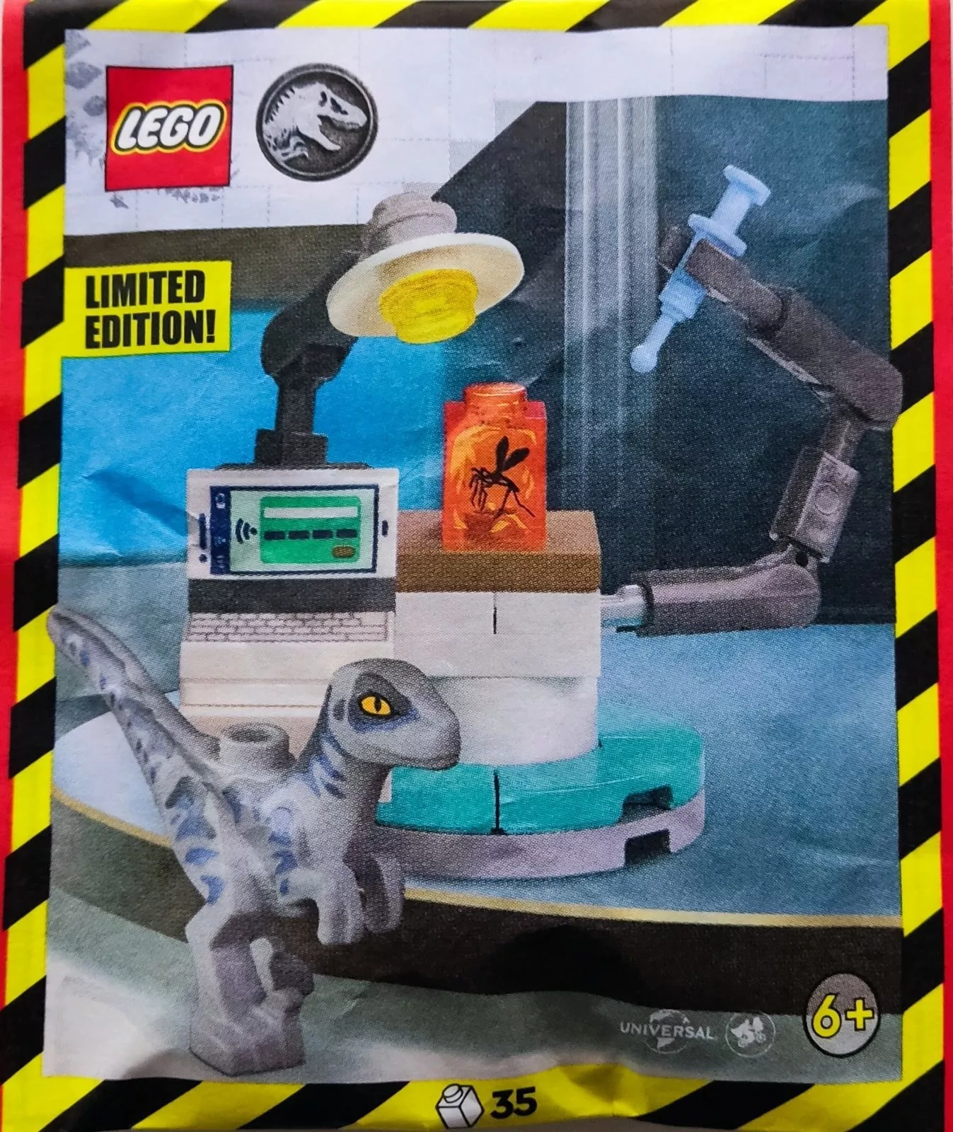 Set LEGO Jurassic World 122405 Velociraptor Baby with DNA Lab