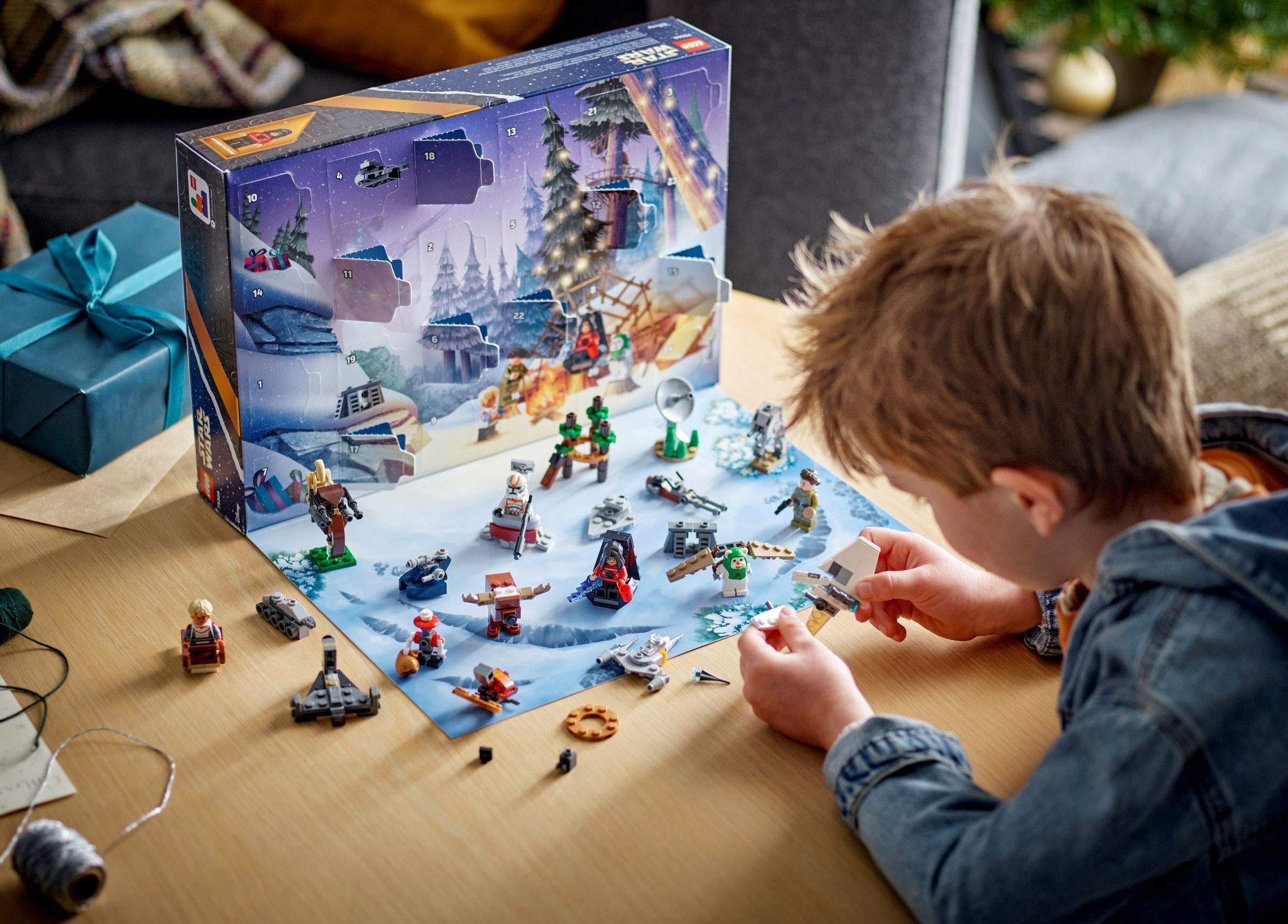 LEGO City 60235 - Le calendrier de l'Avent pas cher 