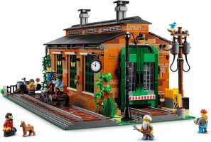 Set LEGO Bricklink 910033 Old Train Engine Shed