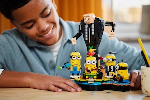 Set LEGO Despicable Me 75582 Brick-Built Gru and Minions image 5
