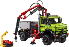 Set LEGO Technic 42242 Mercedes-Benz Unimog U 5023 avec grue