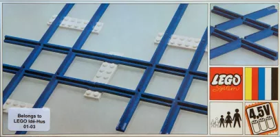 Set  LEGO Trains 155 2 Cross Rails, 8 Straight Tracks, 4 Base Plates
